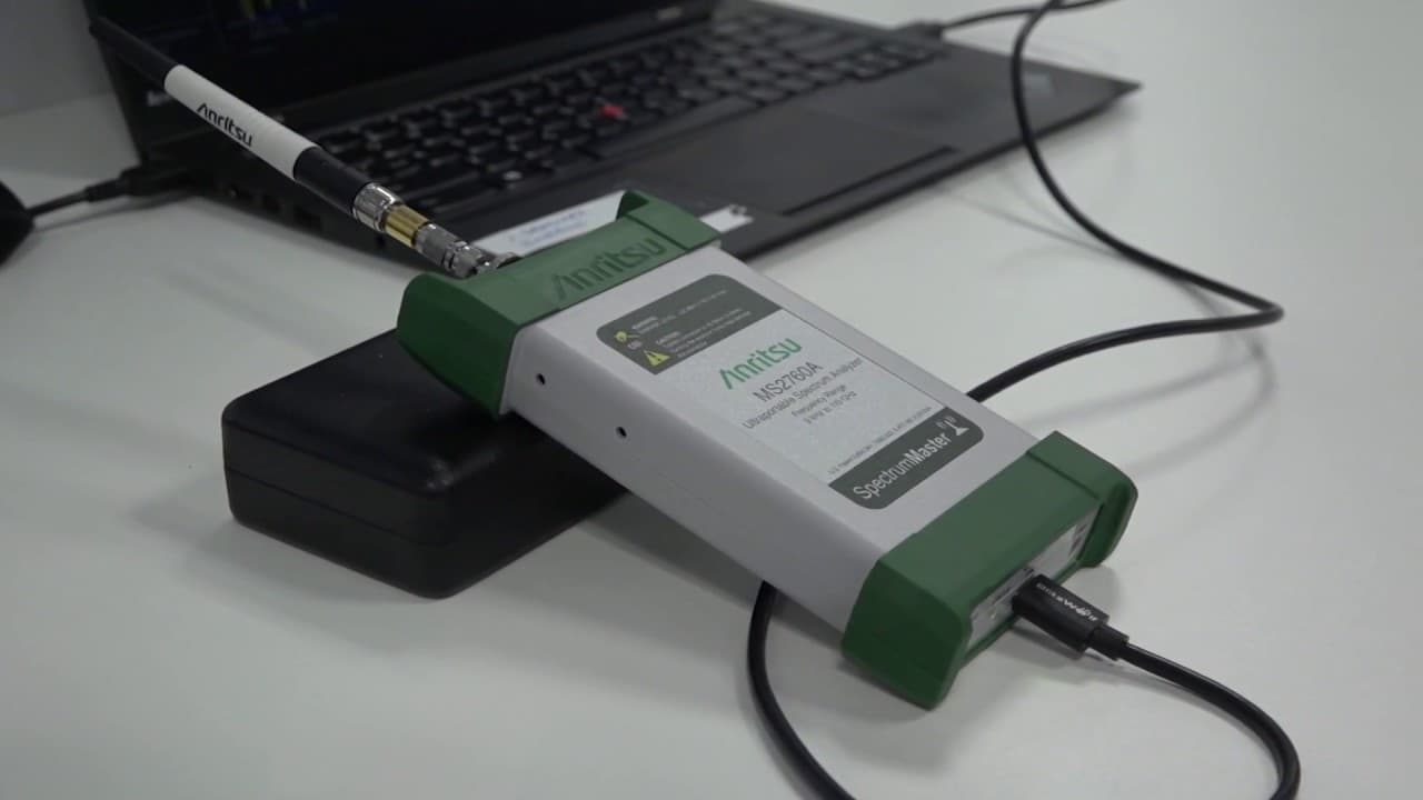 MS2760A Spectrum Analyzer - Side View